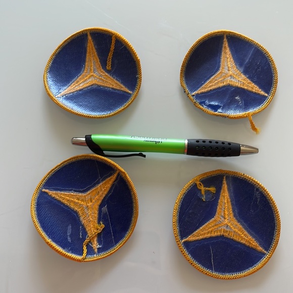 4 patches - Picture 3 of 3